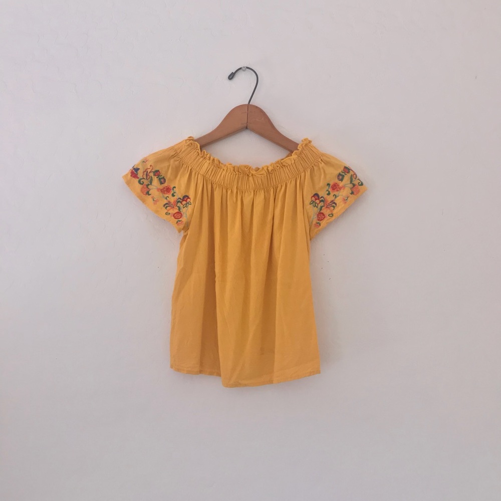 Isa & Ella off the shoulder yellow top